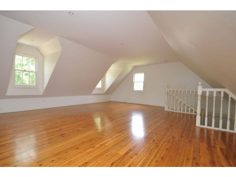 18 Central Avenue, Eagle Heights QLD 4271