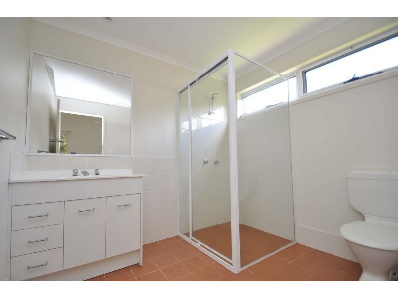 18 Central Avenue, Eagle Heights QLD 4271