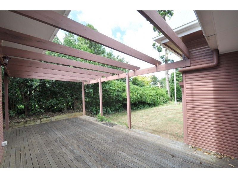 18 Central Avenue, Eagle Heights QLD 4271