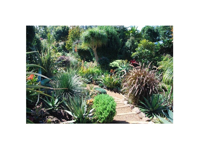 11 Carey Pde, North Tamborine QLD 4272