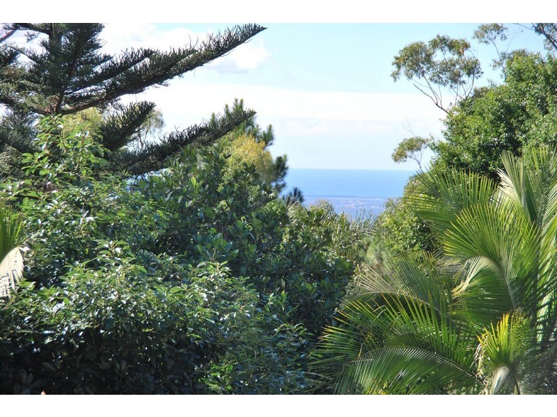 11 Carey Pde, North Tamborine QLD 4272