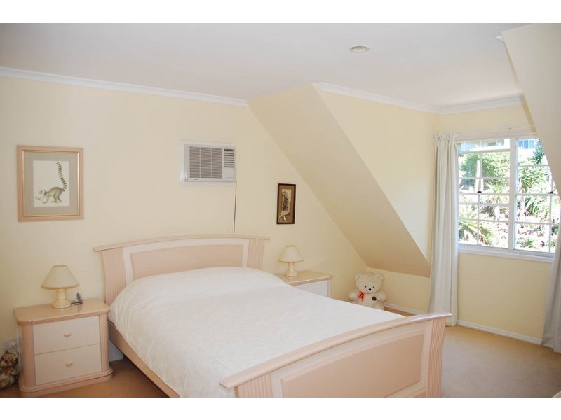 11 Carey Pde, North Tamborine QLD 4272