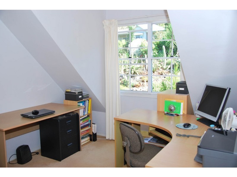 11 Carey Pde, North Tamborine QLD 4272