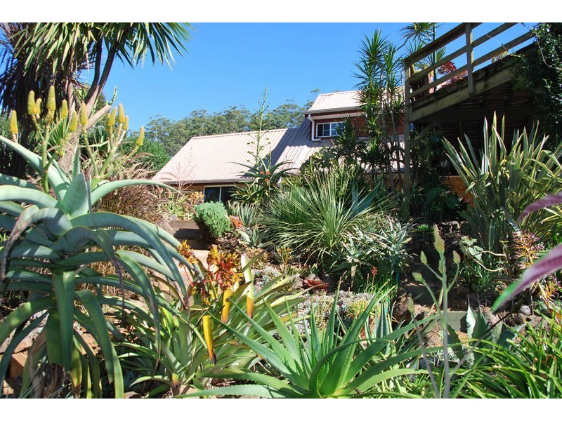 11 Carey Pde, North Tamborine QLD 4272