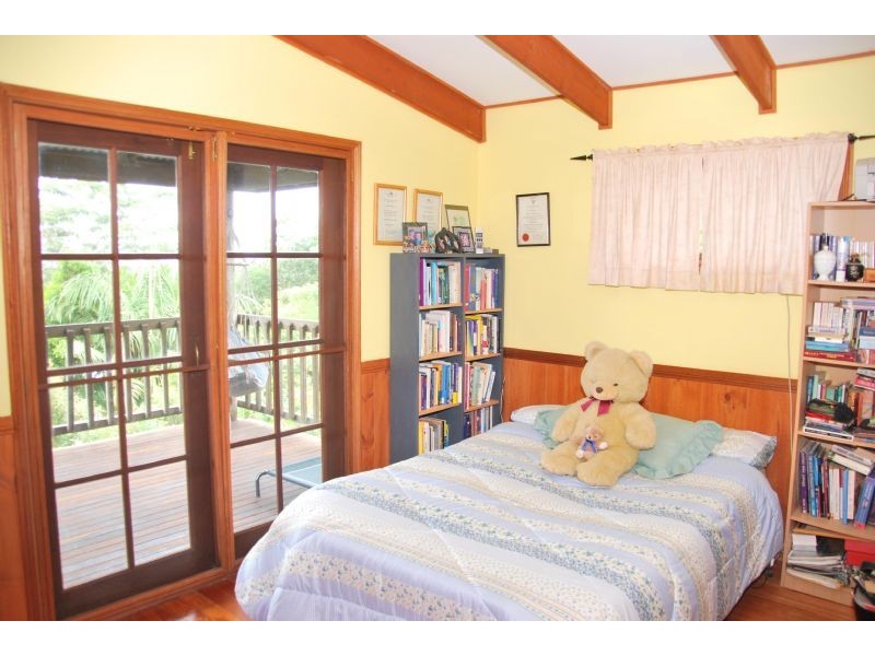 52 Paradise Drive, Eagle Heights QLD 4271