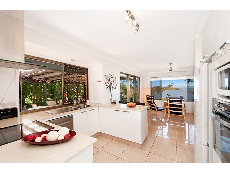 48 Jenyns Road, Tamborine Mountain QLD 4272