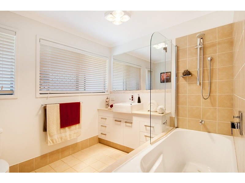 48 Jenyns Road, Tamborine Mountain QLD 4272