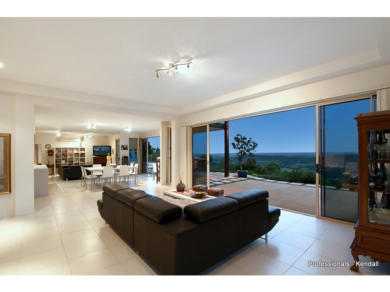 8 Wildflower Court, Tamborine Mountain QLD 4272