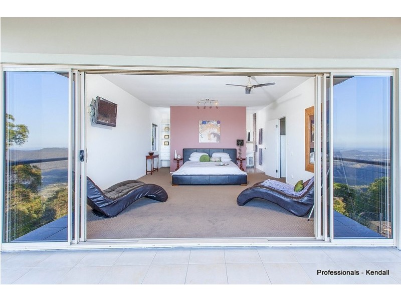 8 Wildflower Court, Tamborine Mountain QLD 4272