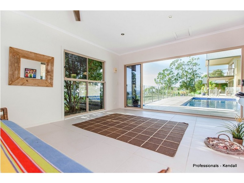 8 Wildflower Court, Tamborine Mountain QLD 4272