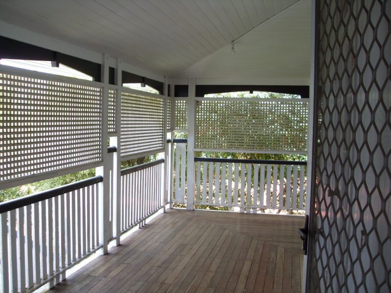 29 Paradise Drive, Eagle Heights QLD 4271