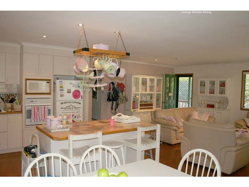 5 Hermon Rd, Eagle Heights QLD 4271