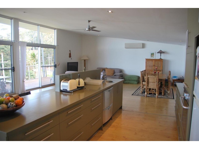 94 Contour Road, Eagle Heights QLD 4271