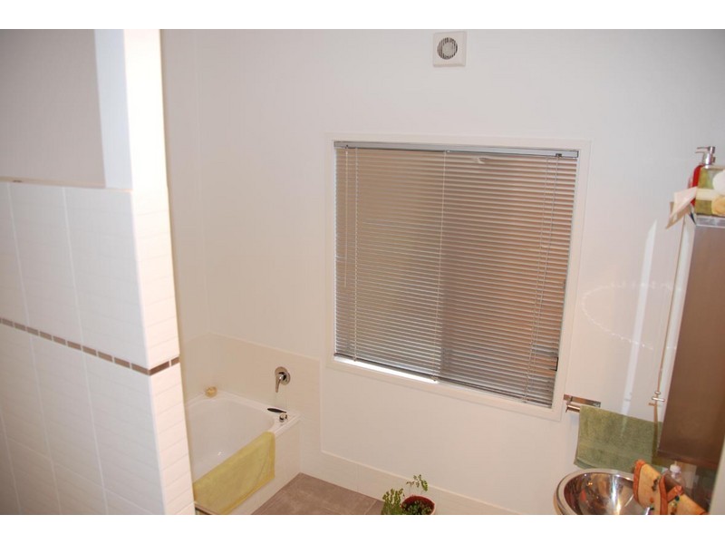 94 Contour Road, Eagle Heights QLD 4271