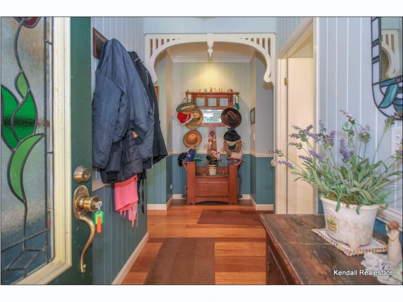 17 Benowa Street, Tamborine Mountain QLD 4272