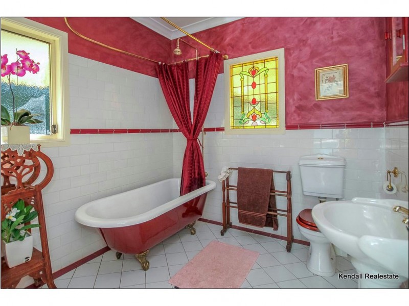 17 Benowa Street, Tamborine Mountain QLD 4272