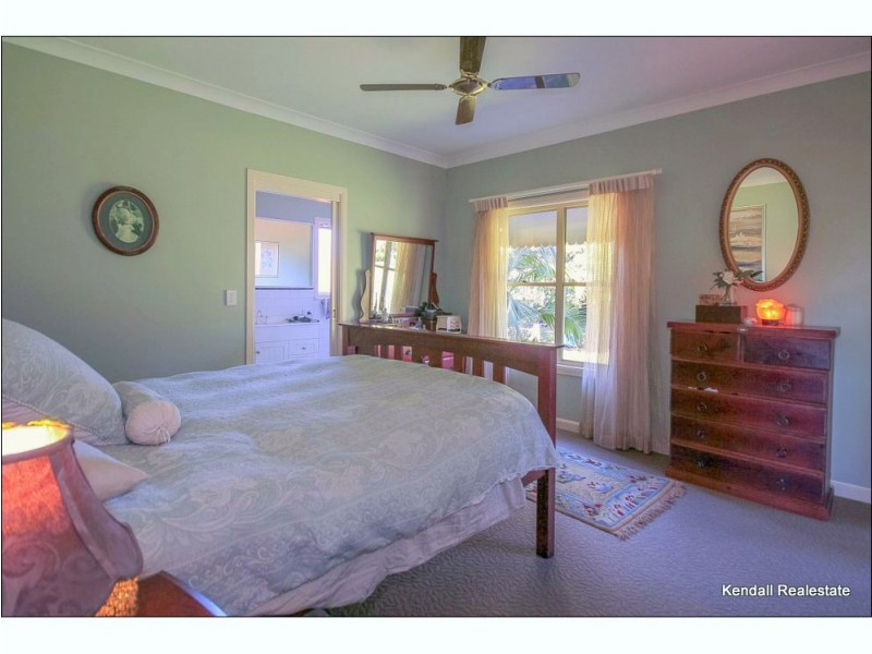 17 Benowa Street, Tamborine Mountain QLD 4272