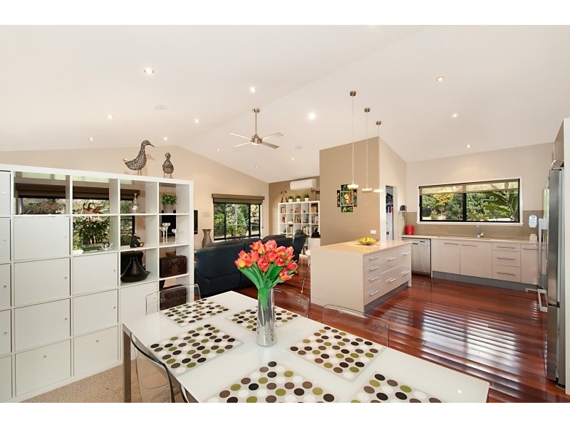 2 Freemont Drive, Tamborine Mountain QLD 4272