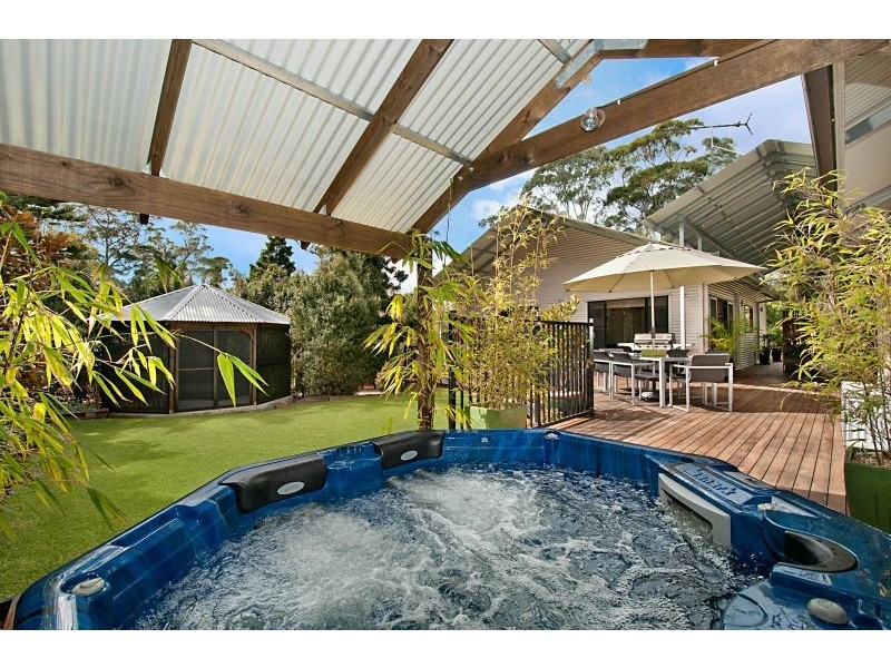 2 Freemont Drive, Tamborine Mountain QLD 4272