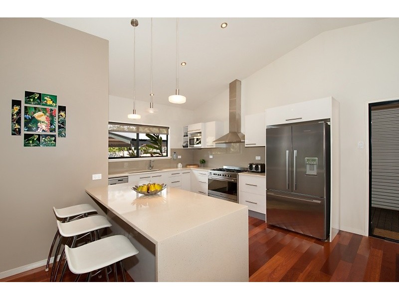 2 Freemont Drive, Tamborine Mountain QLD 4272