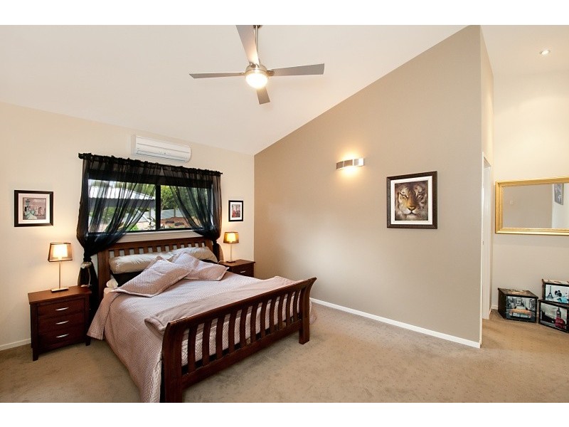 2 Freemont Drive, Tamborine Mountain QLD 4272