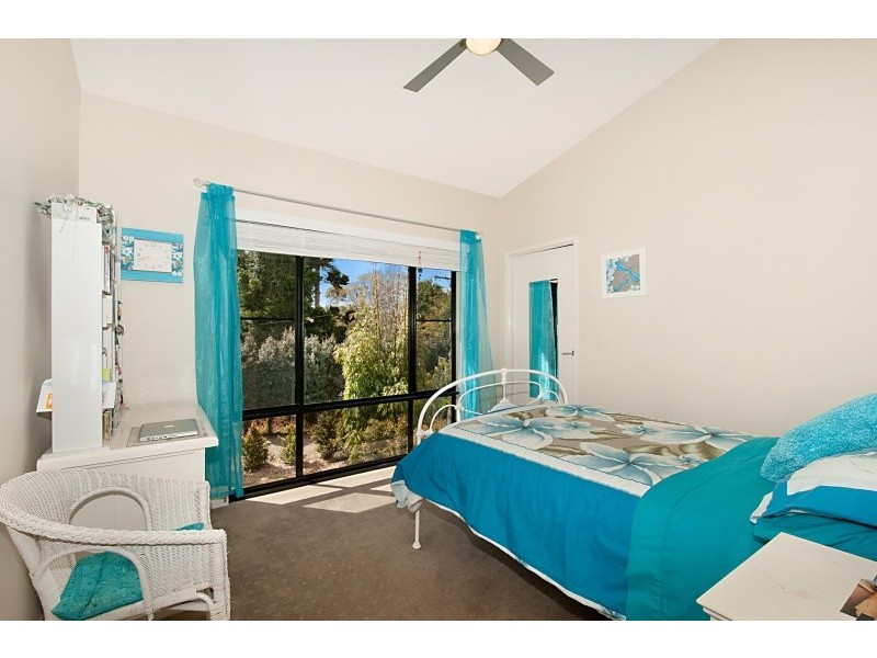 2 Freemont Drive, Tamborine Mountain QLD 4272