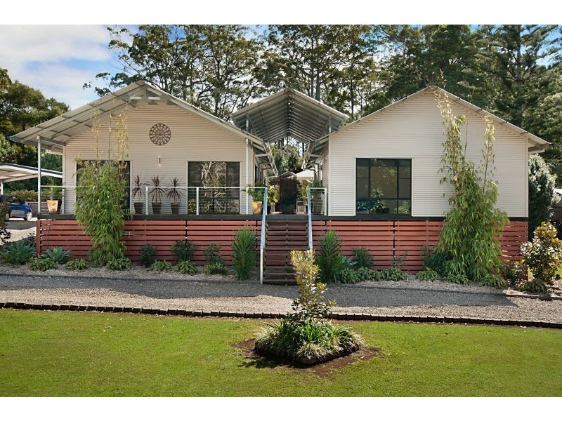 2 Freemont Drive, Tamborine Mountain QLD 4272