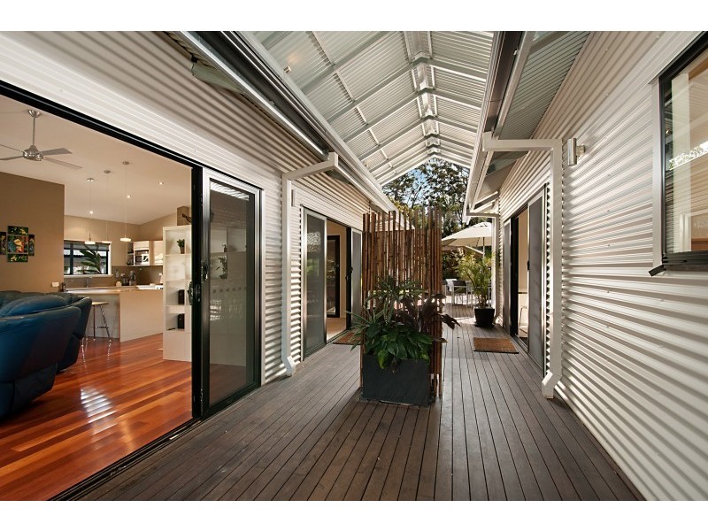 2 Freemont Drive, Tamborine Mountain QLD 4272