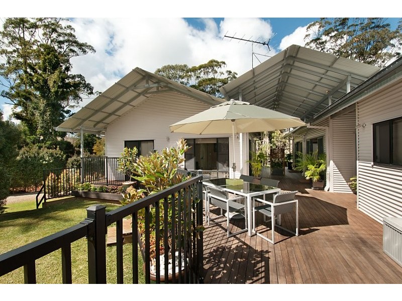 2 Freemont Drive, Tamborine Mountain QLD 4272