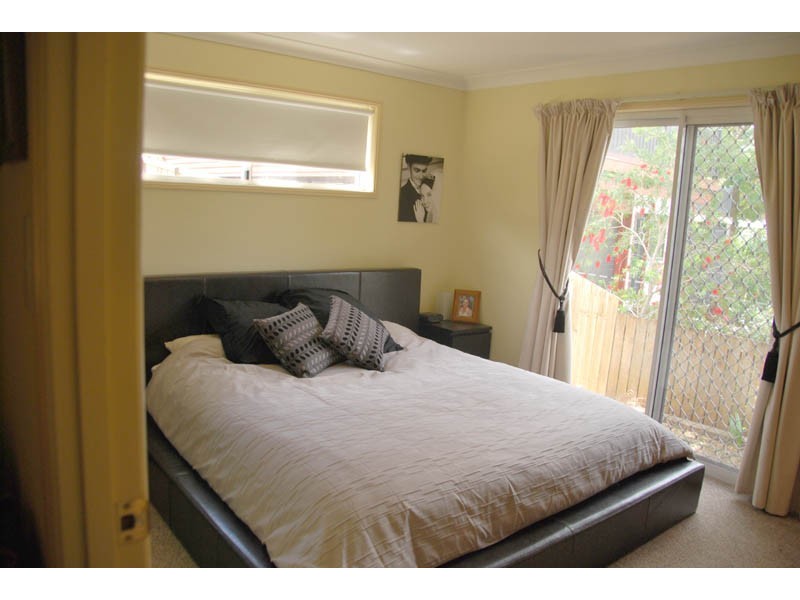 8 Lookout Parade, Tamborine Mountain QLD 4272