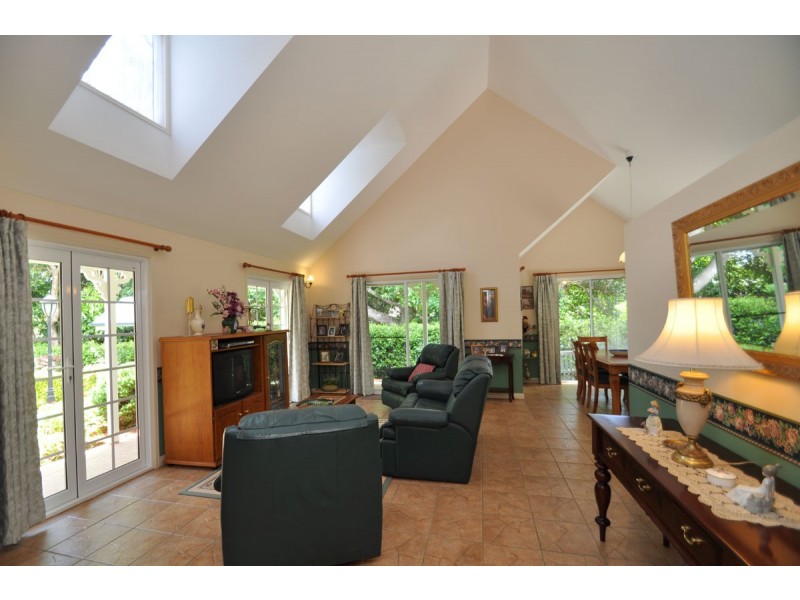 33 Southport Avenue, Eagle Heights QLD 4271