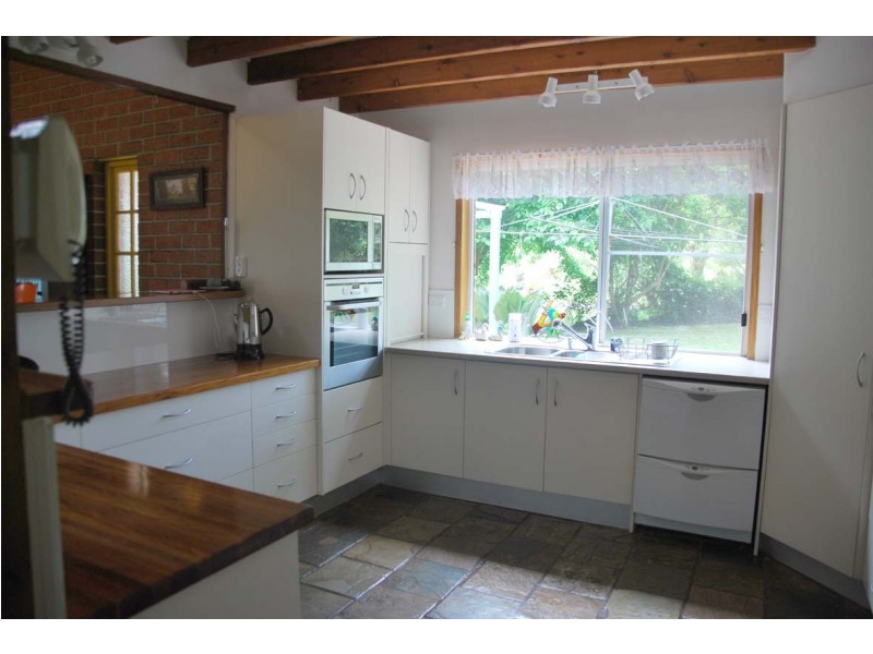 2 Power Parade, Tamborine Mountain QLD 4272