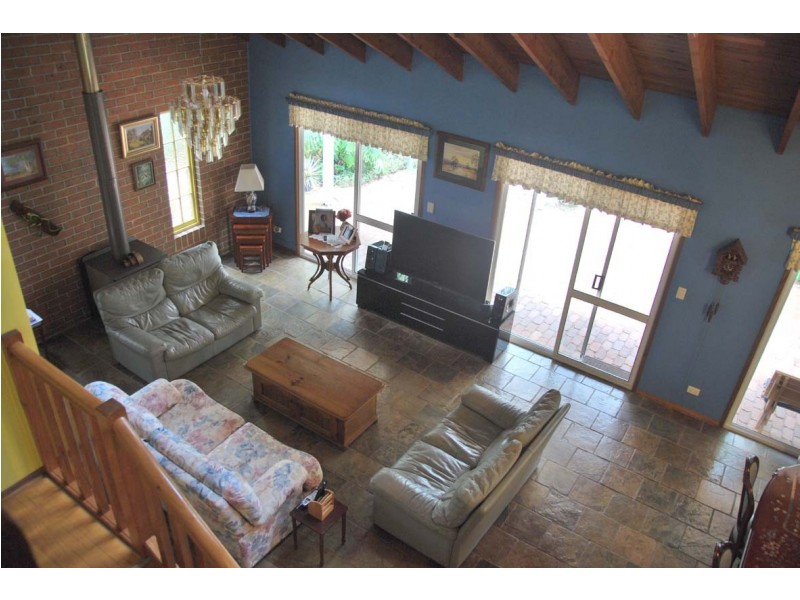 2 Power Parade, Tamborine Mountain QLD 4272