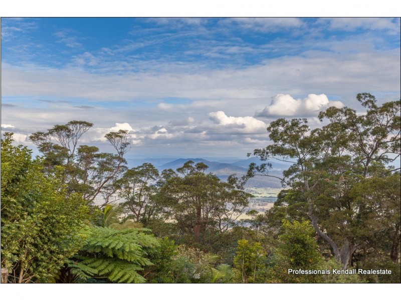 218 Beacon Road, Tamborine Mountain QLD 4272
