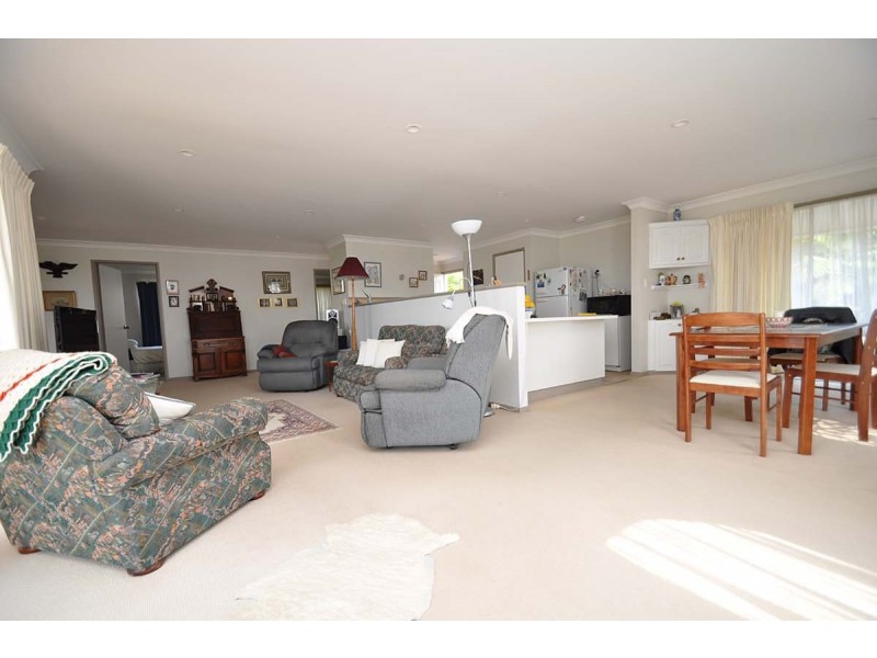 55 Magnetic Drive, Eagle Heights QLD 4271