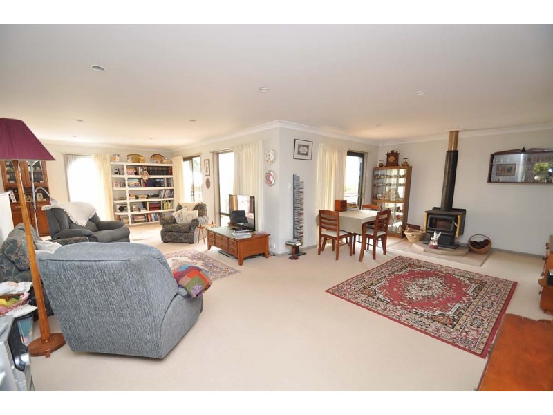 55 Magnetic Drive, Eagle Heights QLD 4271