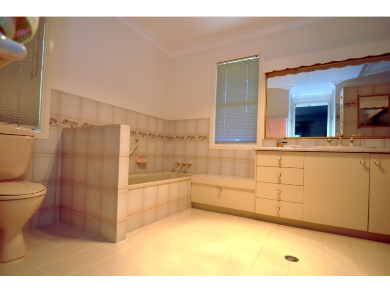 44 Power Parade, Tamborine Mountain QLD 4272