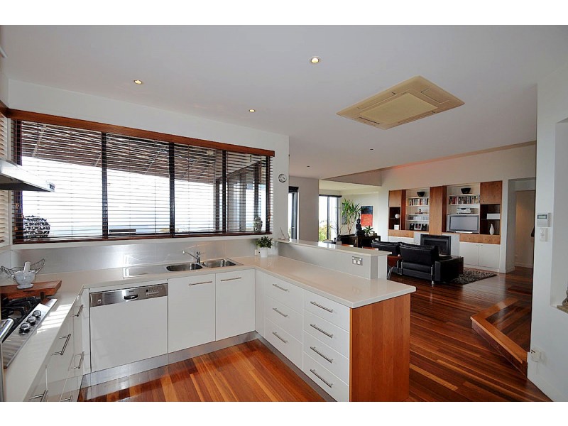 99 Guanaba Road, Tamborine Mountain QLD 4272