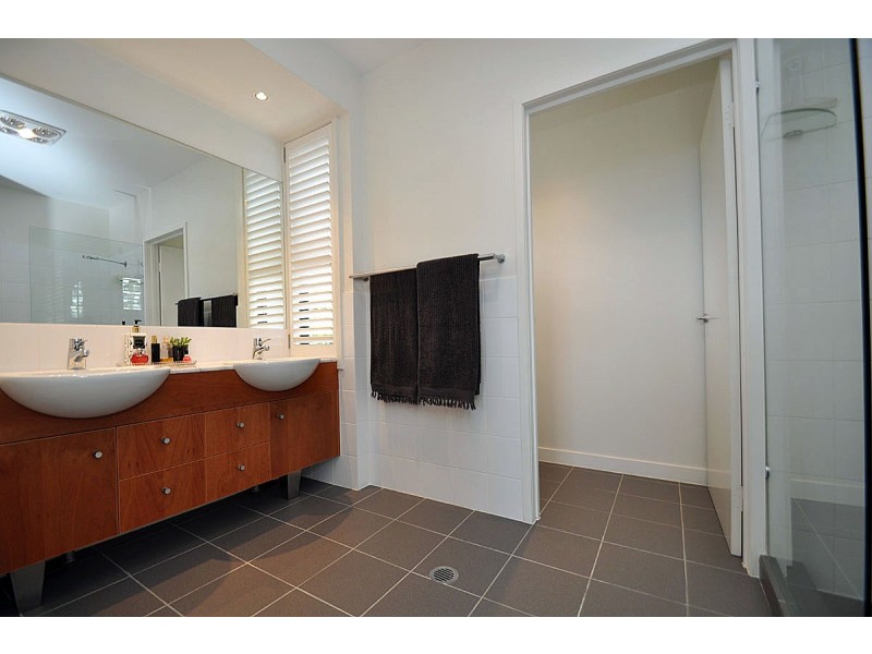 99 Guanaba Road, Tamborine Mountain QLD 4272