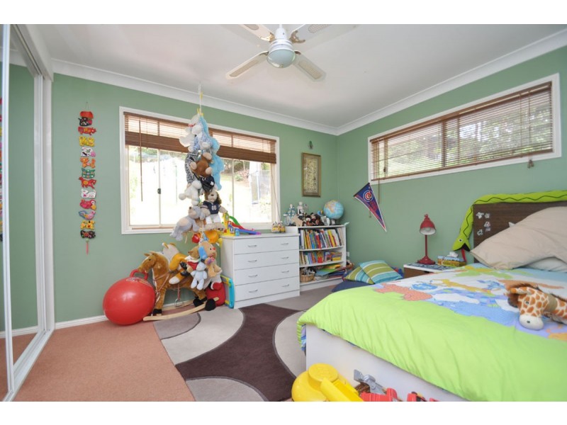 13 Forsythia Drive, Eagle Heights QLD 4271