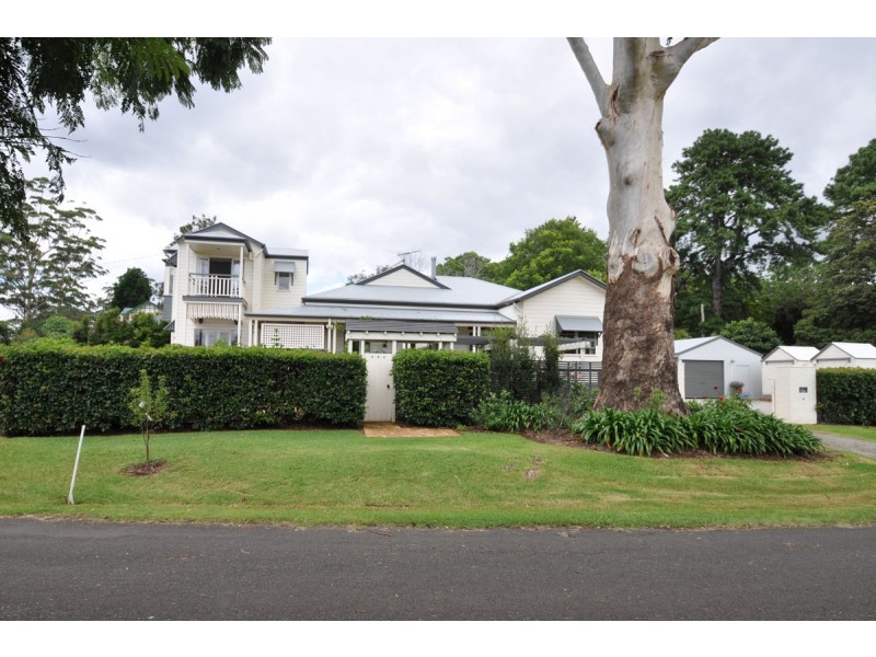 39 Central Avenue, Eagle Heights QLD 4271