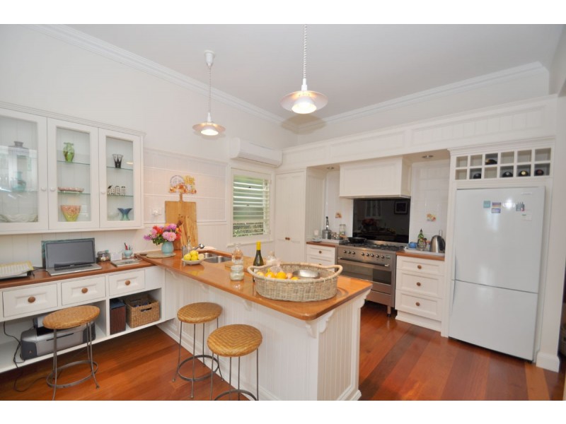 39 Central Avenue, Eagle Heights QLD 4271