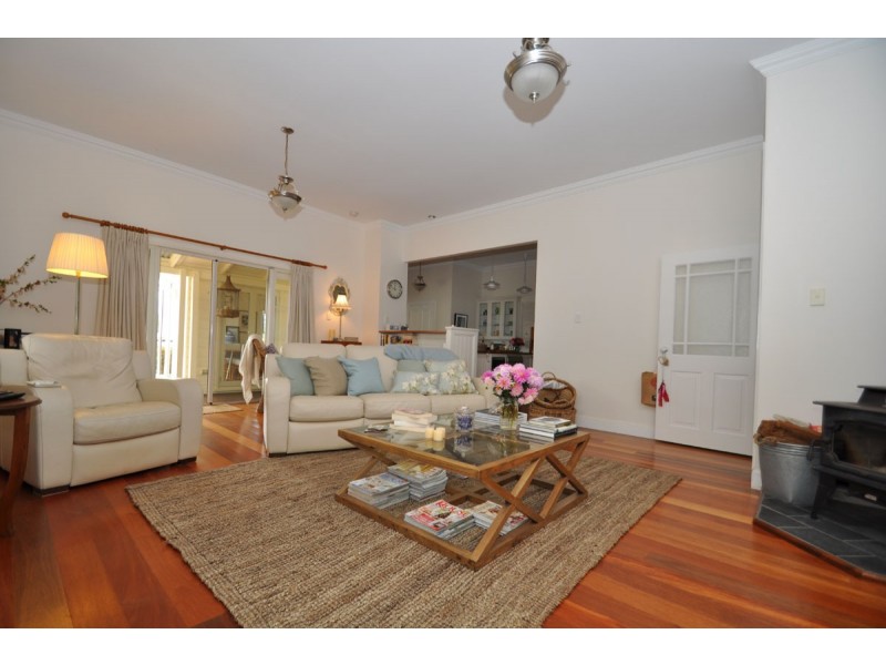 39 Central Avenue, Eagle Heights QLD 4271