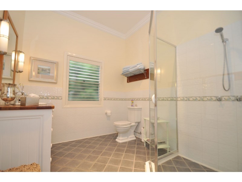 39 Central Avenue, Eagle Heights QLD 4271