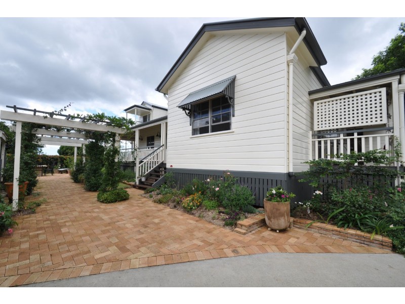 39 Central Avenue, Eagle Heights QLD 4271