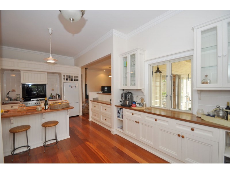 39 Central Avenue, Eagle Heights QLD 4271