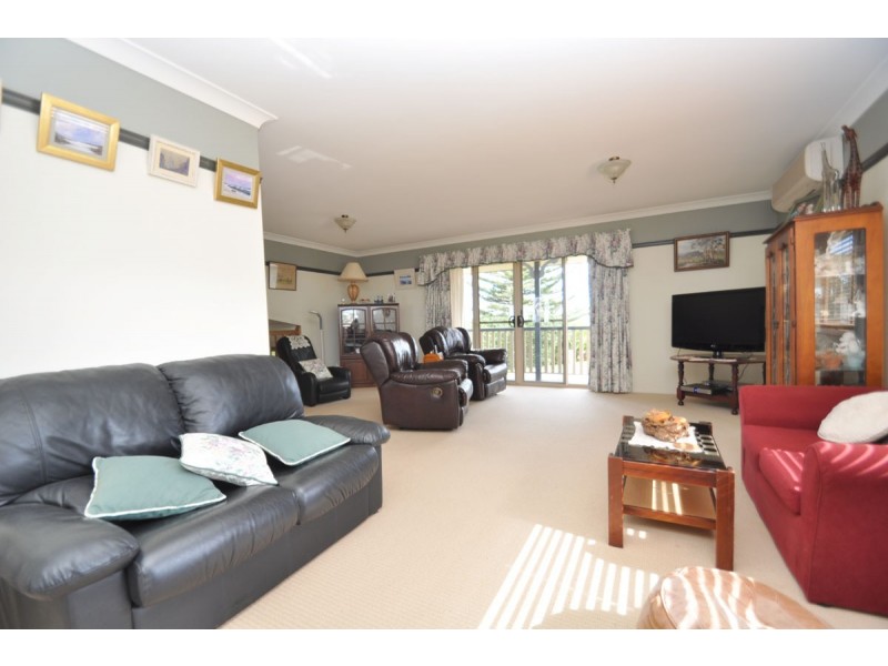 40 Paradise Drive, Eagle Heights QLD 4271