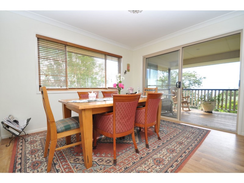 40 Paradise Drive, Eagle Heights QLD 4271