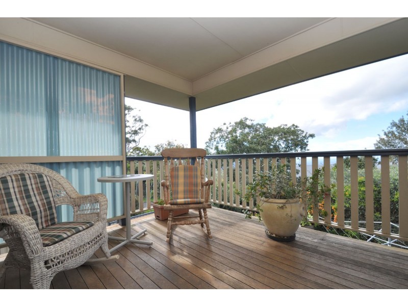 40 Paradise Drive, Eagle Heights QLD 4271