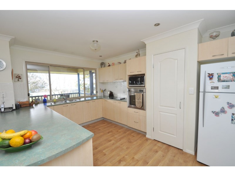 40 Paradise Drive, Eagle Heights QLD 4271